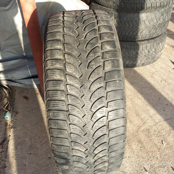 Bridgestone 235/60 R16 Zimska