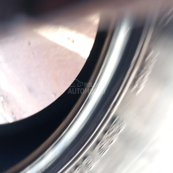 Bridgestone 235/60 R16 Zimska