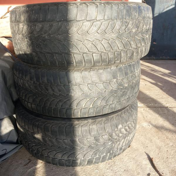 Bridgestone 235/60 R16 Zimska