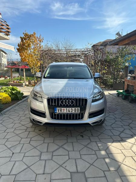 Audi Q7 