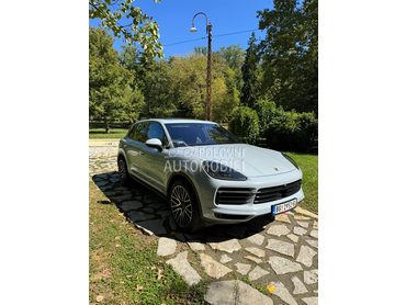 Porsche Cayenne E-hybrid 462