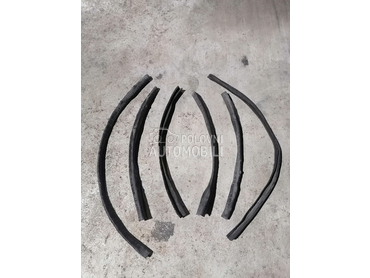 Lajsna blatobrana za Land Rover Freelander od 2007. do 2014. god.