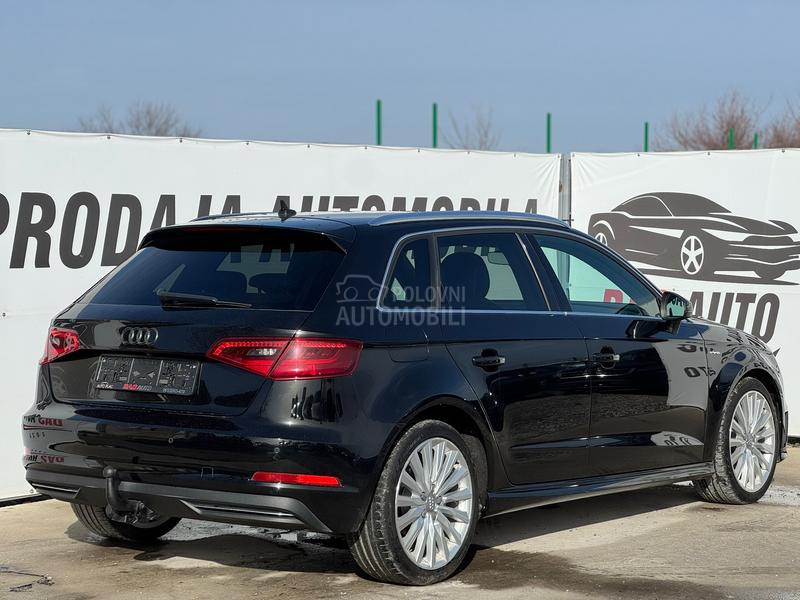 Audi e-tron PANO / LED