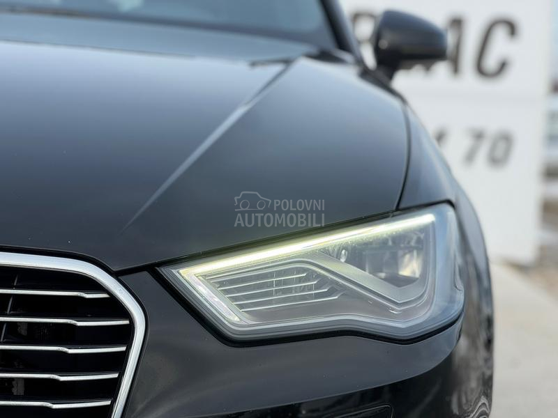 Audi e-tron PANO / LED