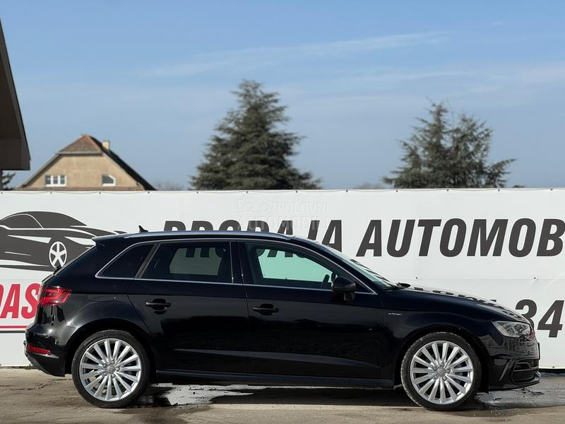 Audi e-tron PANO / LED