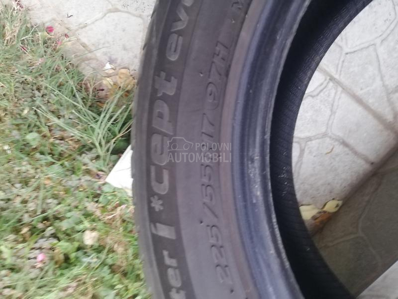 Hankook 225/55 R17 Zimska