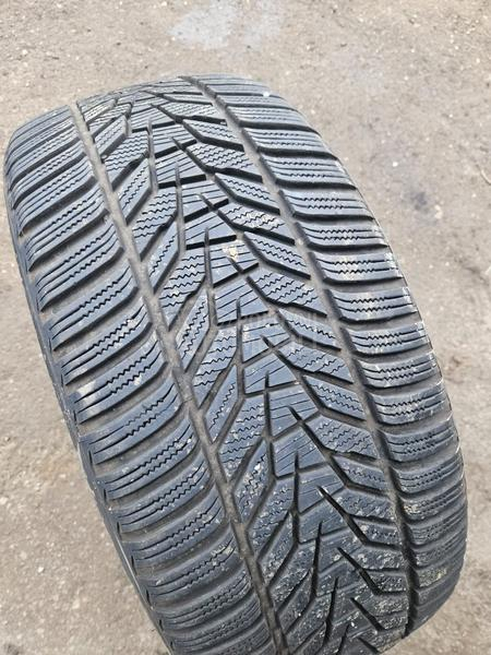 Hankook 255/40 R20 Zimska