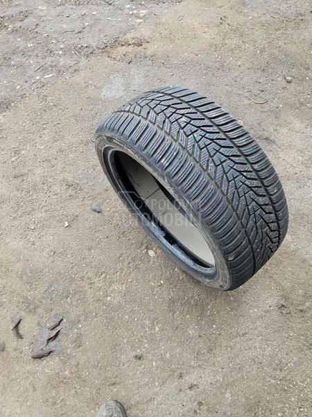 Hankook 255/40 R20 Zimska