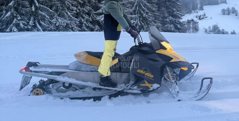 Ski-Doo summit 800r