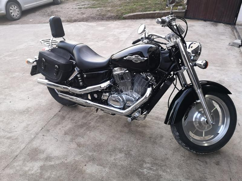 Honda VT 1100 shadow sabre