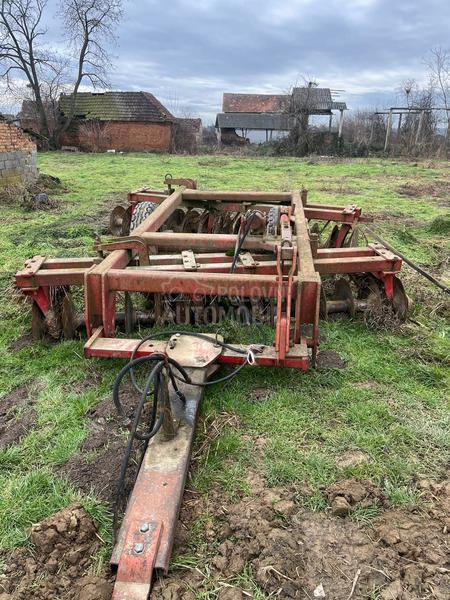 John Deere 4240s sa plugom