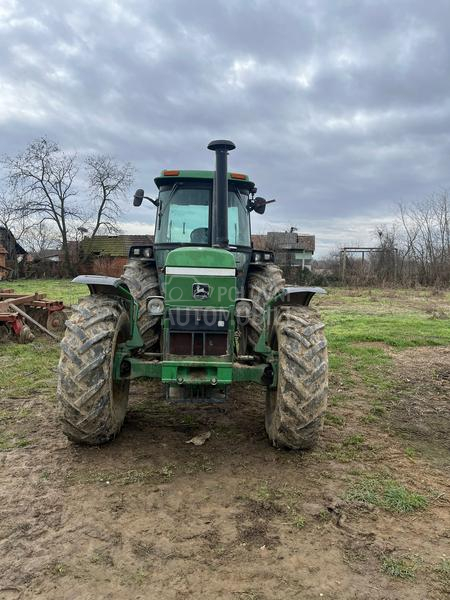 John Deere 4240s sa plugom