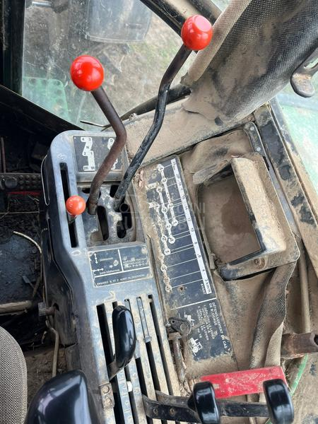 John Deere 4240s sa plugom