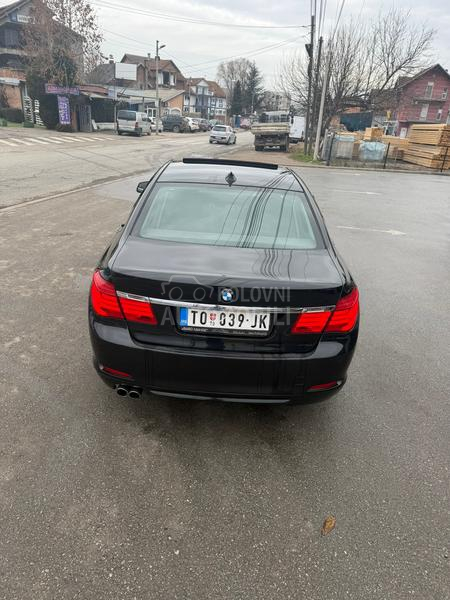 BMW 730 