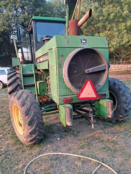 John Deere 5830