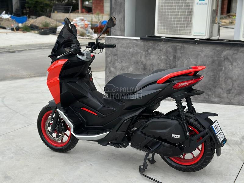 Aprilia SR GT125