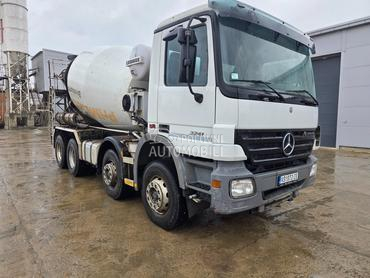 Mercedes Benz liebher boom 17m