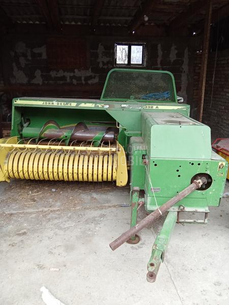John Deere 332 A
