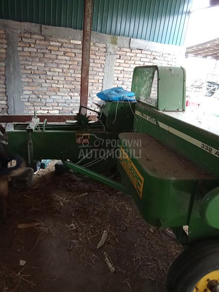 John Deere 332 A