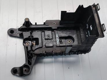 Nosac akumulatora za Volkswagen Passat B7