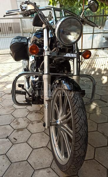 Kawasaki VN 900 Custom