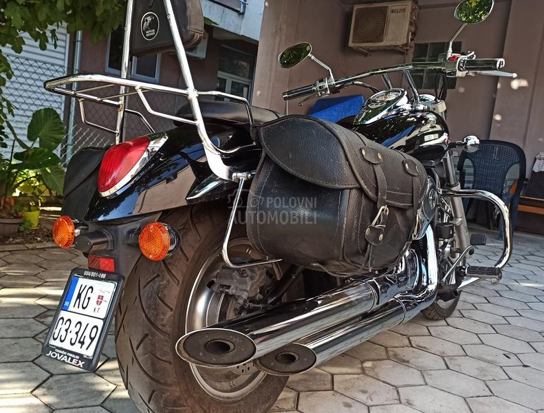 Kawasaki VN 900 Custom