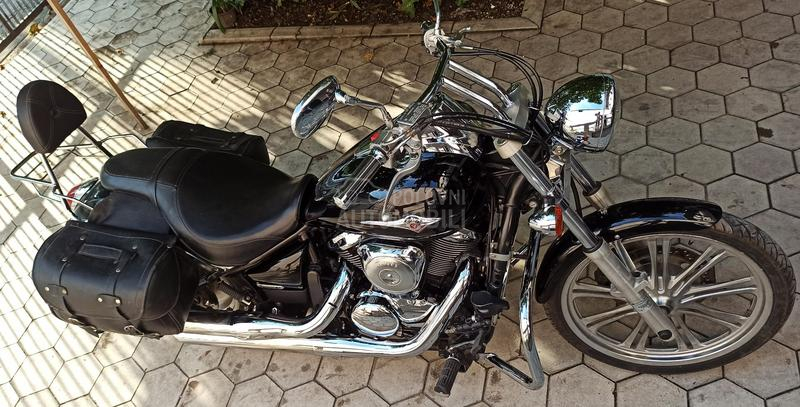 Kawasaki VN 900 Custom