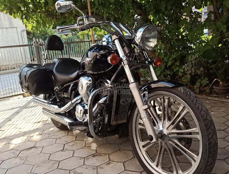 Kawasaki VN 900 Custom