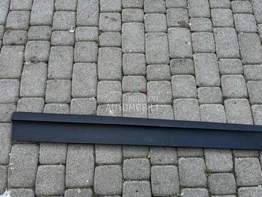 Lajsna prednjih levih vrata za Porsche Cayenne od 2018. do 2025. god.