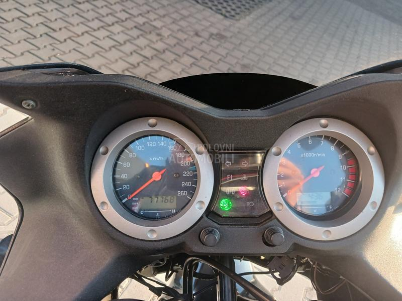 Suzuki V strom dl 1000