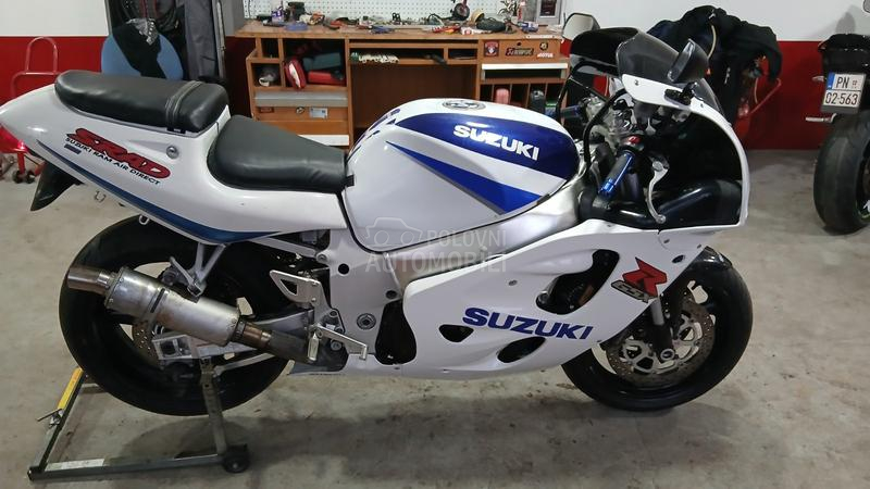 Suzuki SRAD 600