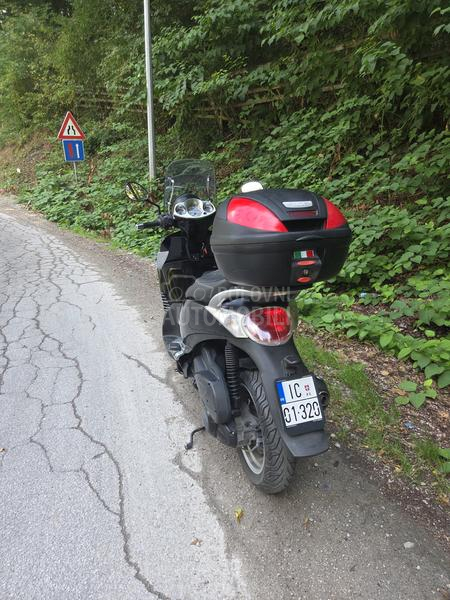 Aprilia scarabeo 250 light