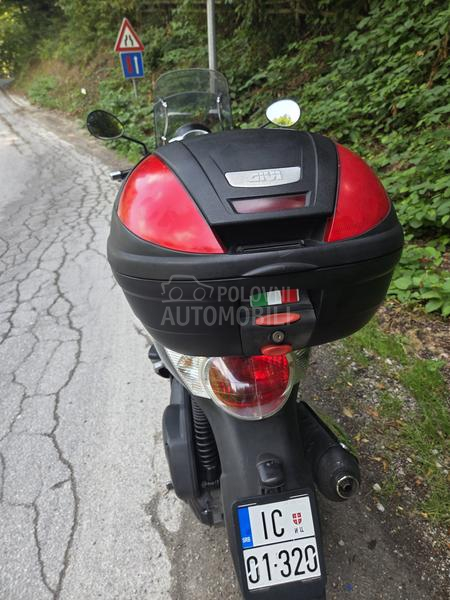 Aprilia scarabeo 250 light