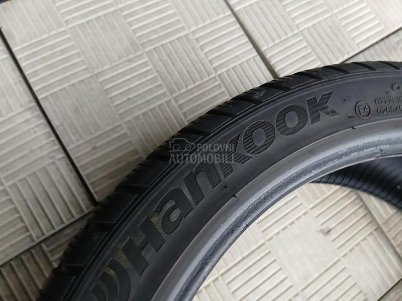 Hankook 225/40 R18 Zimska