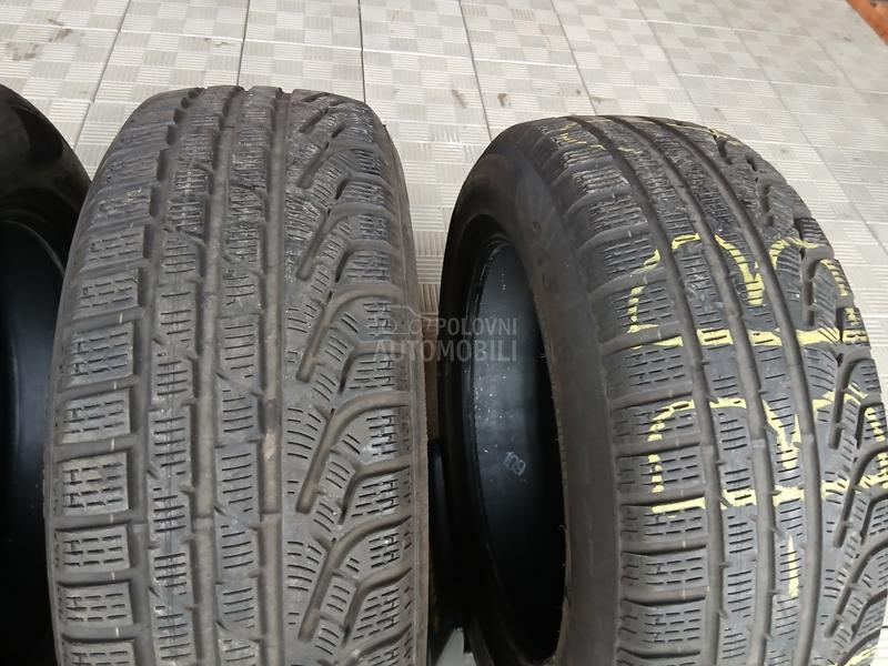 Pirelli 215/60 R17 Zimska