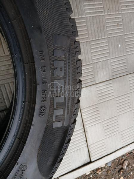 Pirelli 215/60 R17 Zimska