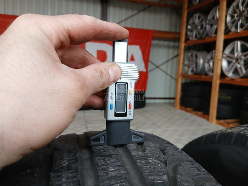 Pirelli 215/60 R17 Zimska