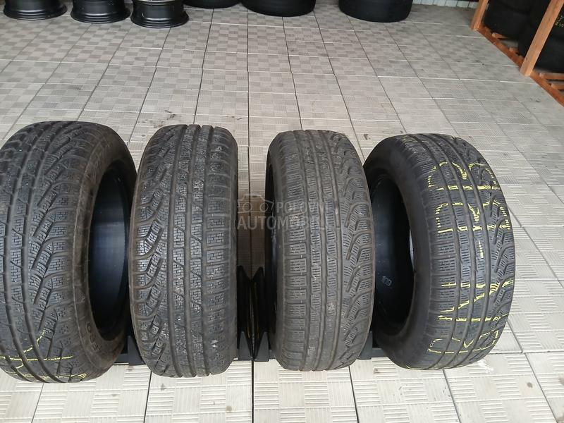 Pirelli 215/60 R17 Zimska