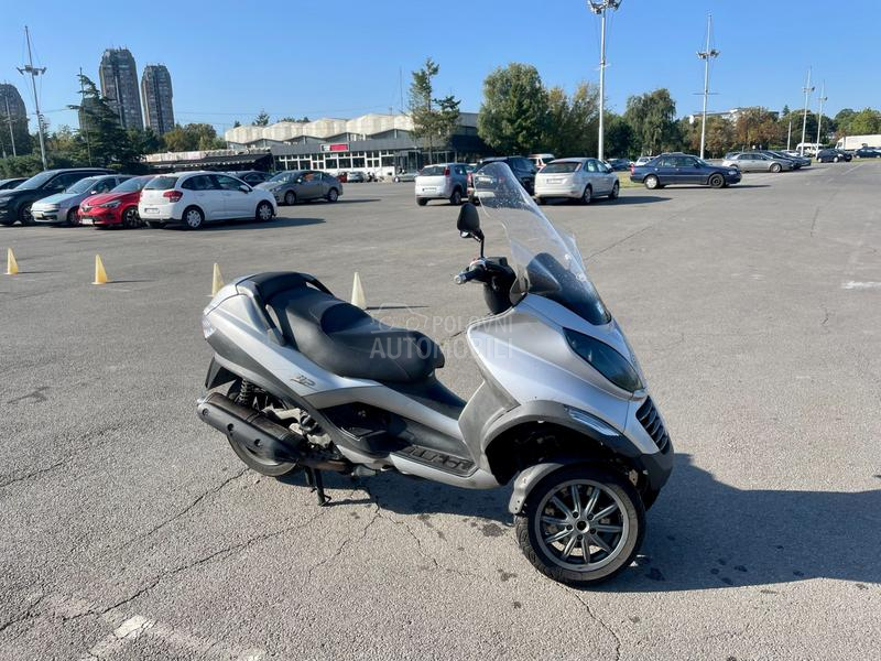 Piaggio MP3 400cc