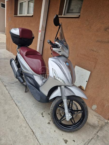 Piaggio Beverly sport touring