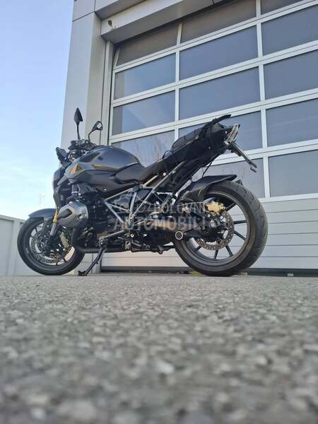 BMW R1200R