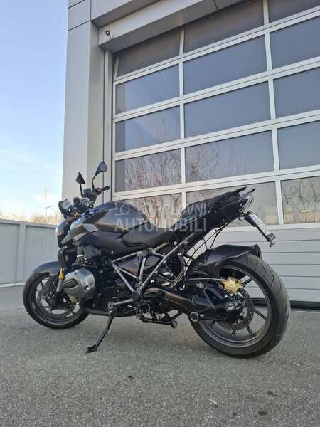 BMW R1200R