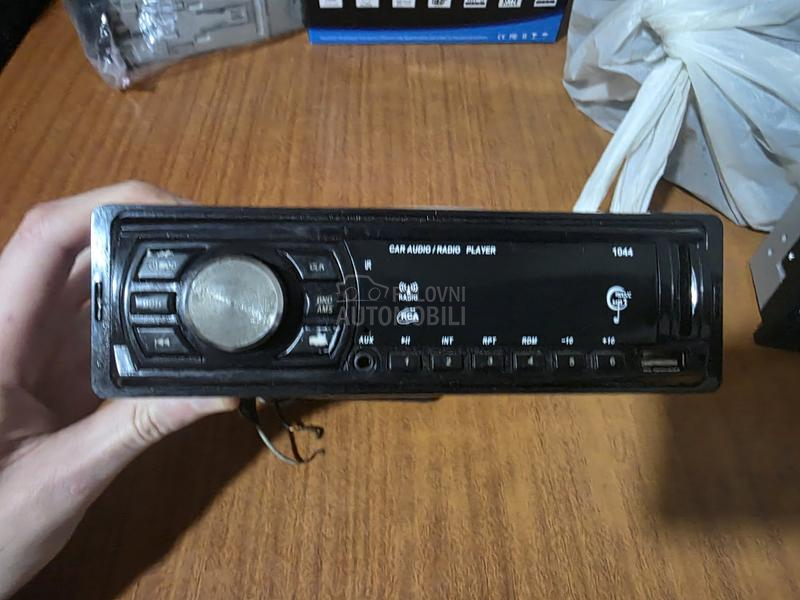 multimedija golf 4 pasat b5.5