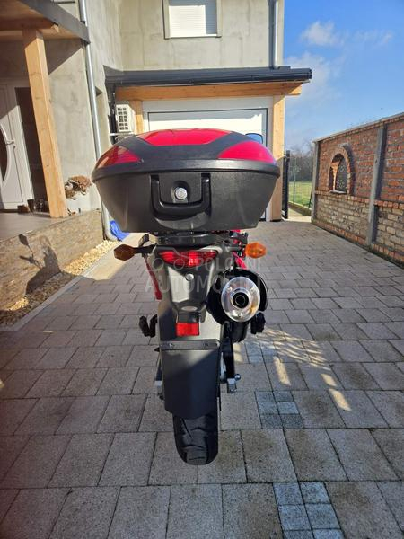 Suzuki V Strom 650