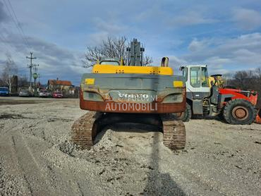 Volvo EC240BL