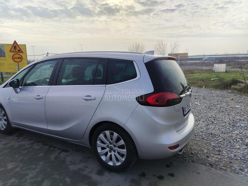 Opel Zafira 