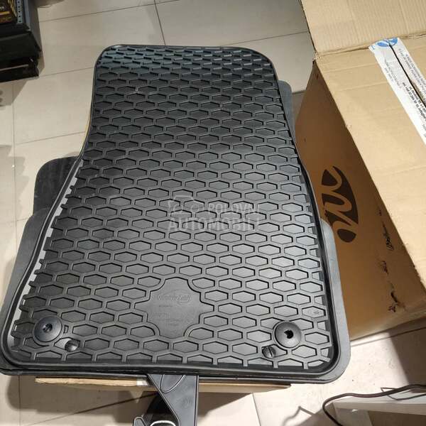 Tipske gumene patosnice