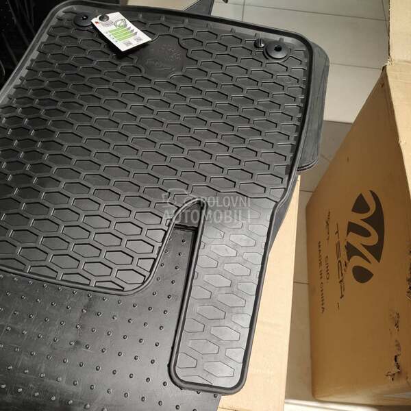 Tipske gumene patosnice