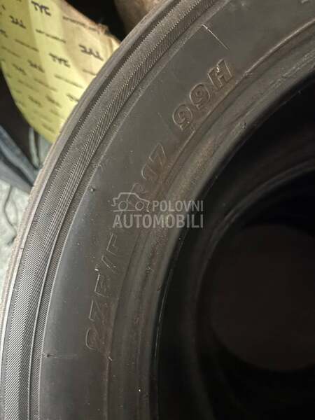 Kumho 235/55 R17 Letnja