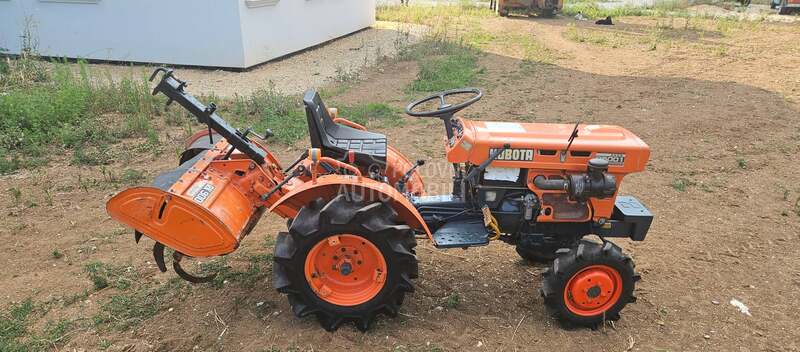Kubota B5001DT